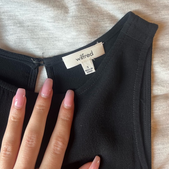 Aritzia Black Tank Top - Picture 2 of 2